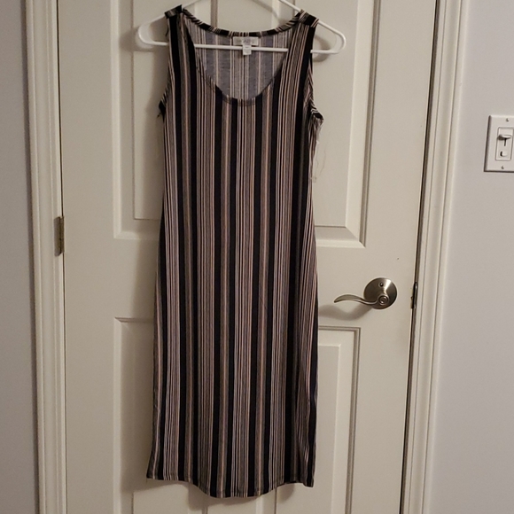 Dress - Picture 1 of 1